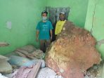 Batu besar terjang rumah warga Desa Bomo, Punung, Pacitan, Ahad (17 Januari 2021) dini hari