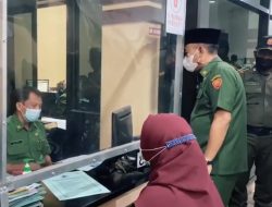 Kunjungi Dukcapil dan Dinas Perijinan, Bupati Sugiri Sancoko : Perlu ada percepatan dalam melayani rakyat