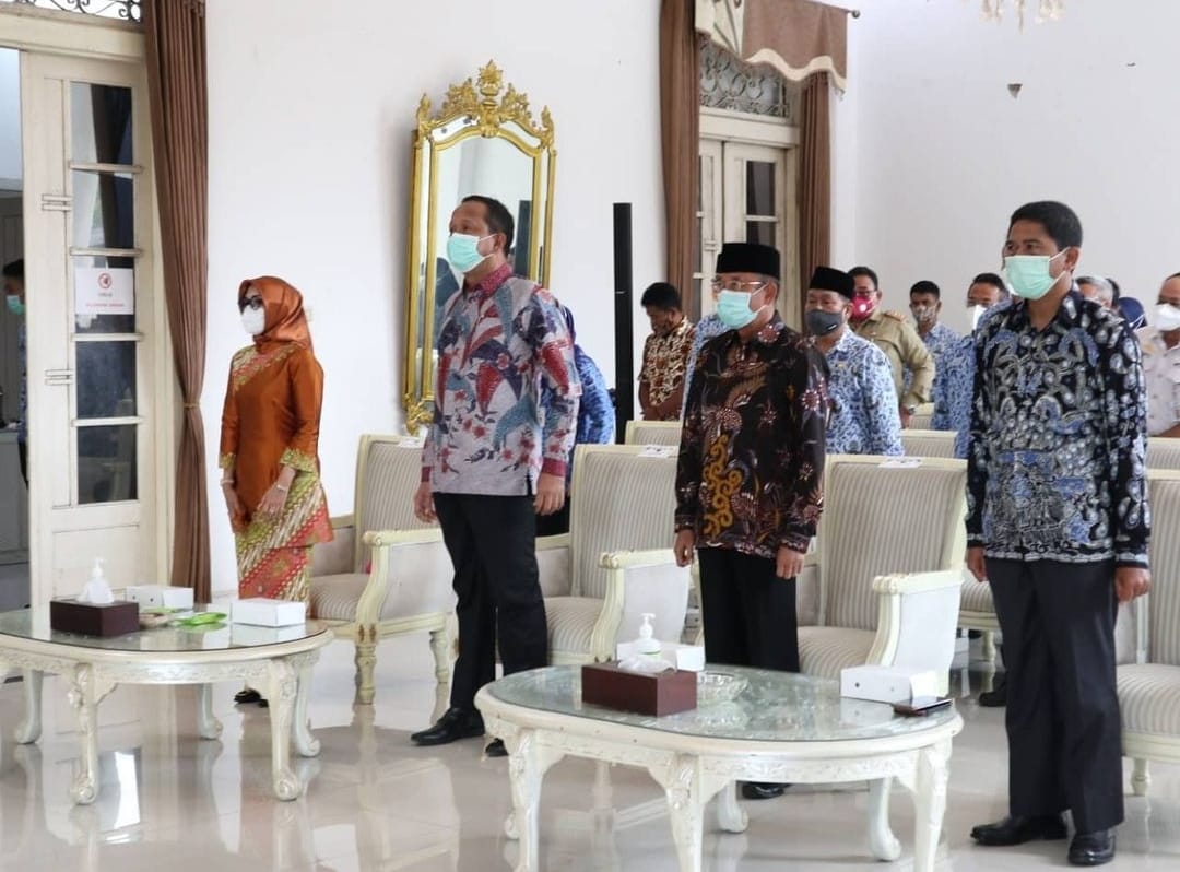 Ketua DPRD Ponorogo saat menghadiri Serah Terima Jabatan Bupati dari Ipong Muchlissoni ke Plh Agus Pramono