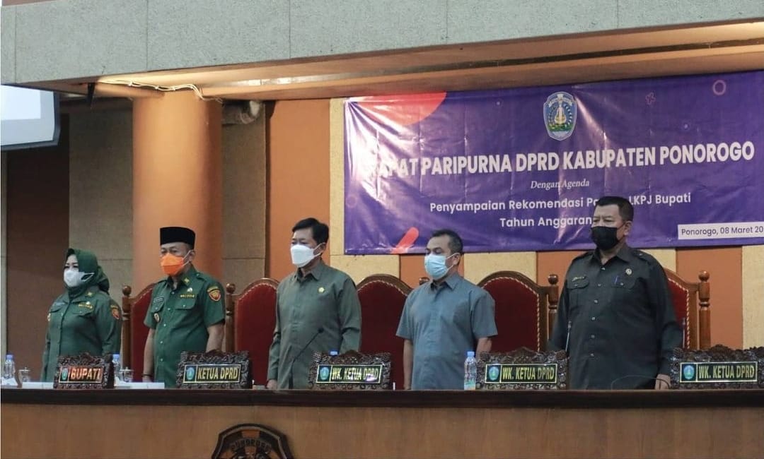 Rapat Paripurna DPRD Ponorogo dengan agenda Penyampaian Rekomedasi Pansus LKPJ Bupati Tahun Anggaran 2020