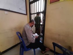 Keren, Kapolsek Sukorejo ajarkan Tahanan Sholat dan Mengaji