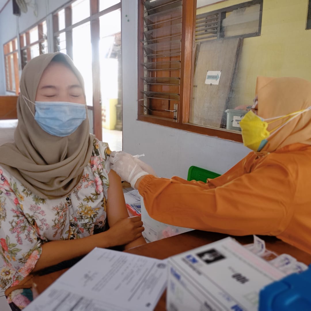 Vaksinasi Anti Covid 19 di Desa Kutu Kulon Kecamatan Jetis Kabupaten Ponorogo ditargetkan 100 persen