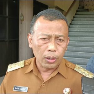 Kang Bupati Sugiri Sancoko saat diwawancarai oleh Wartawan