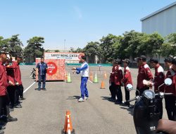 Peringati Hari Pendidikan, MPM Honda Jatim Edukasi 500 Siswa pentingnya #Cari_Aman di MPM Safety Riding Course.