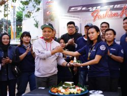 Fashion Ride: Riding Stylist Ratusan Bikers Honda.