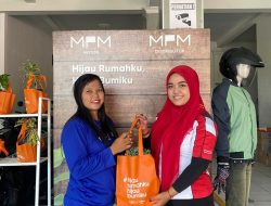 Peduli Lingkungan, Beli Motor Honda Dapat Bibit Bunga Gratis.
