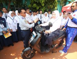 Bersinergi Dengan Dishub MPM Honda Jatim Kampanyekan #Cari_Aman Untuk Pelajar di Moment MPLS (Masa Pengenalan Lingkungan Sekolah)