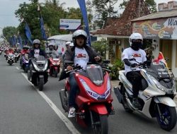 Aktivitas Seru Ratusan Bikers Honda PCX Jatim Sambut Hari Kemerdekaan.