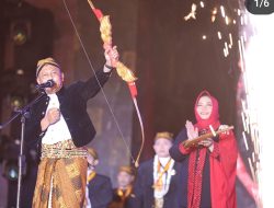 Kang Bupati Sugiri Sancoko buka Grebeg Suro 2024 dengan Jemparing