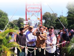 Hubungkan dua Masjid Bersejarah, Kang Giri Resmikan Wot Gandul Sirotol Mustaqim