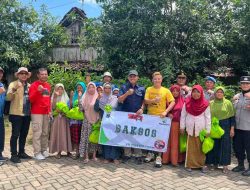 Perhutani KPH Madiun dan Komunitas Jip Madiun Bagikan 150 Paket Sembako untuk Masyarakat Desa Hutan