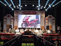 Ribuan Masyarakat Meriahkan Safari Ramadhan Honda di Alun-Alun Blitar Bersama Gus Iqdam