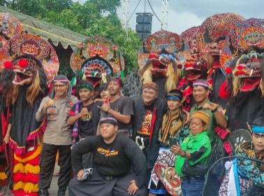 Forpimcam Sambit terlihat kompak dalam Karnaval Kemerdekaan.