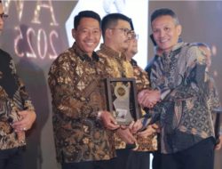 Berdedikasi Tinggi, Ketua DPRD Ponorogo terima JPRM Award