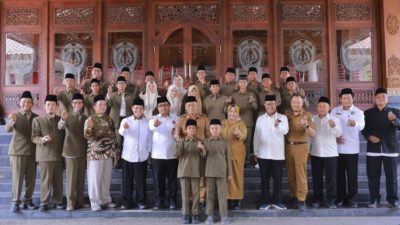 Kang Bupati Sugiri melepas Kafilah Ponorogo yang akan mengikuti MTQ XXXI Jatim