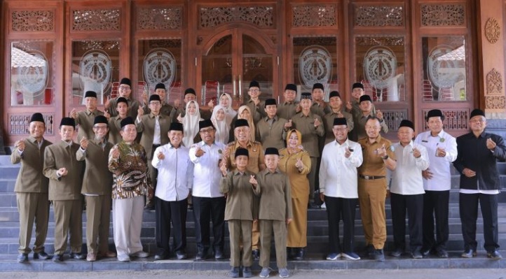 Kang Bupati Sugiri melepas Kafilah Ponorogo yang akan mengikuti MTQ XXXI Jatim