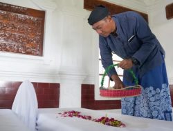 Mas Aji Ziarah Cikal Bakal Pacitan