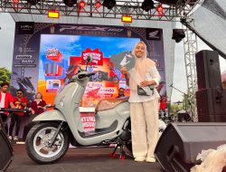 Konsumen Madiun Raih Honda Scoopy dalam Undian “Untukmu Konsumen Honda”
