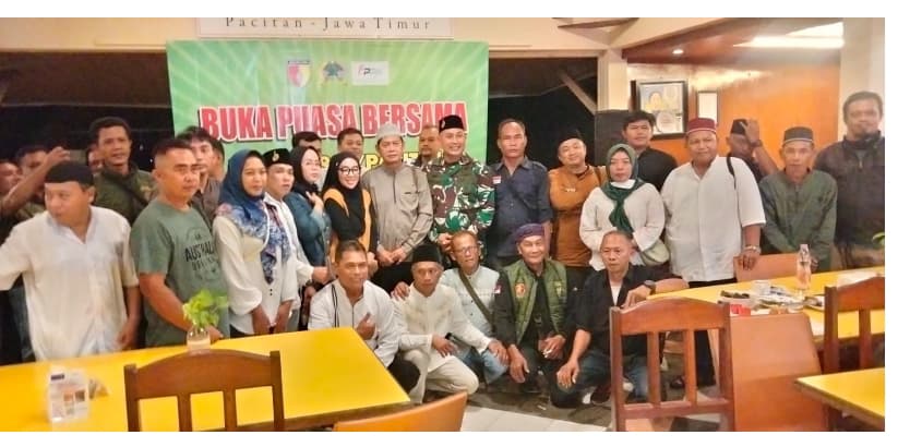 Dandim Pacitan bersama Awak Media