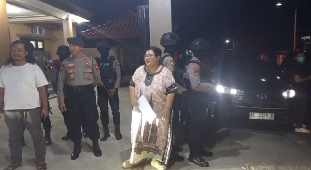 Pengusaha Citra Margaretha usai rumahnya diperiksa KPK