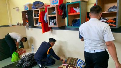 Penggeledahan insidentil, jajaran Lapas Pemuda Kelas IIA Madiun menyisir Blok B Kamar 10 dan 11, Senin (24/8/2026).